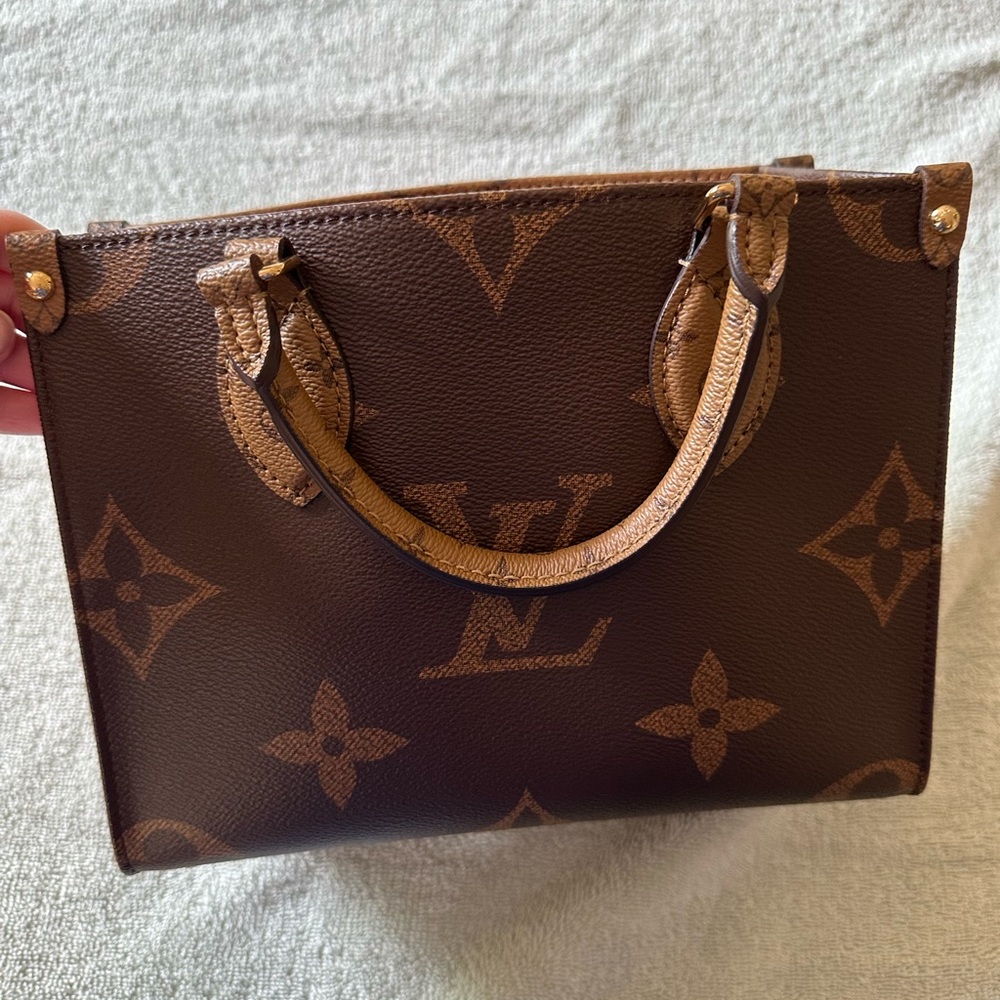 Louis Vuitton Onthego PM